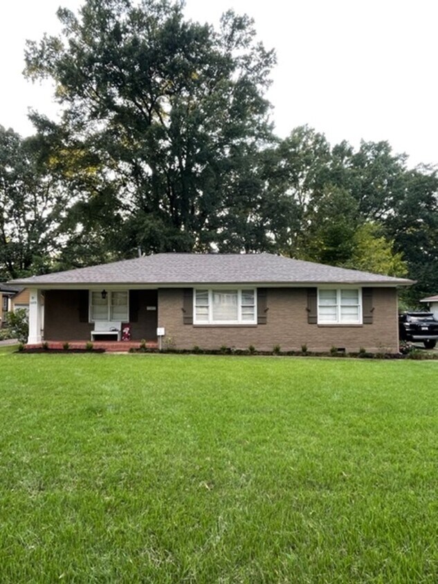Foto principal - 3BD/2BA Home Located in Colonial Acres