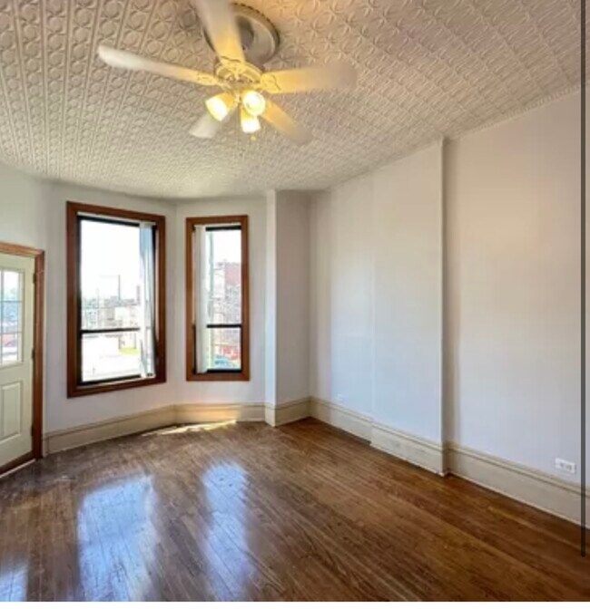 Building Photo - 2347 W 24th Pl