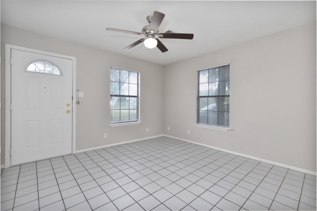 Building Photo - 927 W Formosa Blvd
