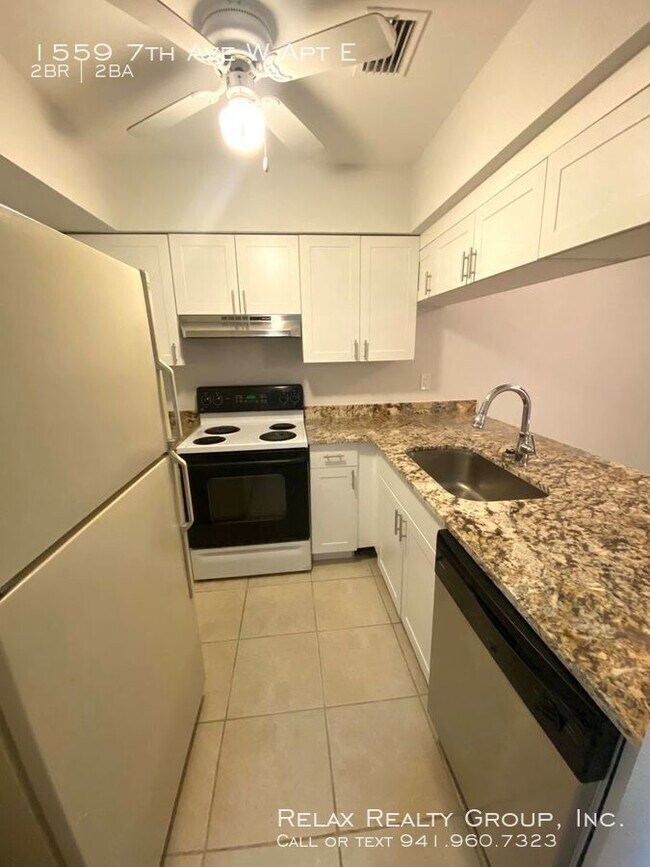 Foto del edificio - 1559 7th Ave W