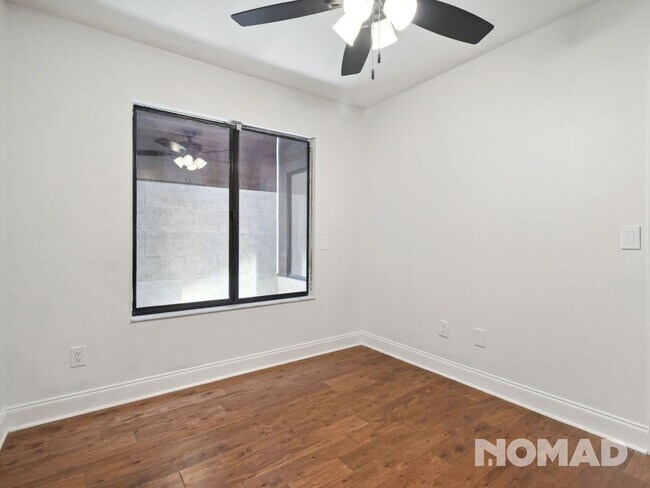 Building Photo - 3 Bedroom Townhome in Jacksonville