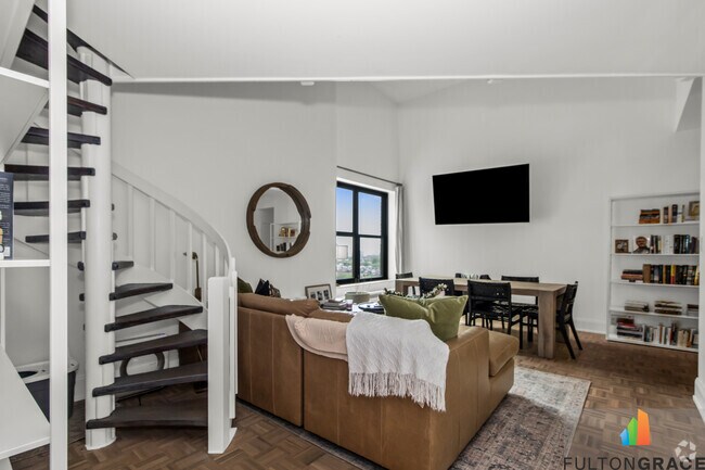Building Photo - 2100 N Lincoln Park W