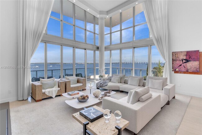 Foto del edificio - 1331 Brickell Bay Dr