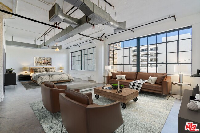 Foto del edificio - 315 E 8th St