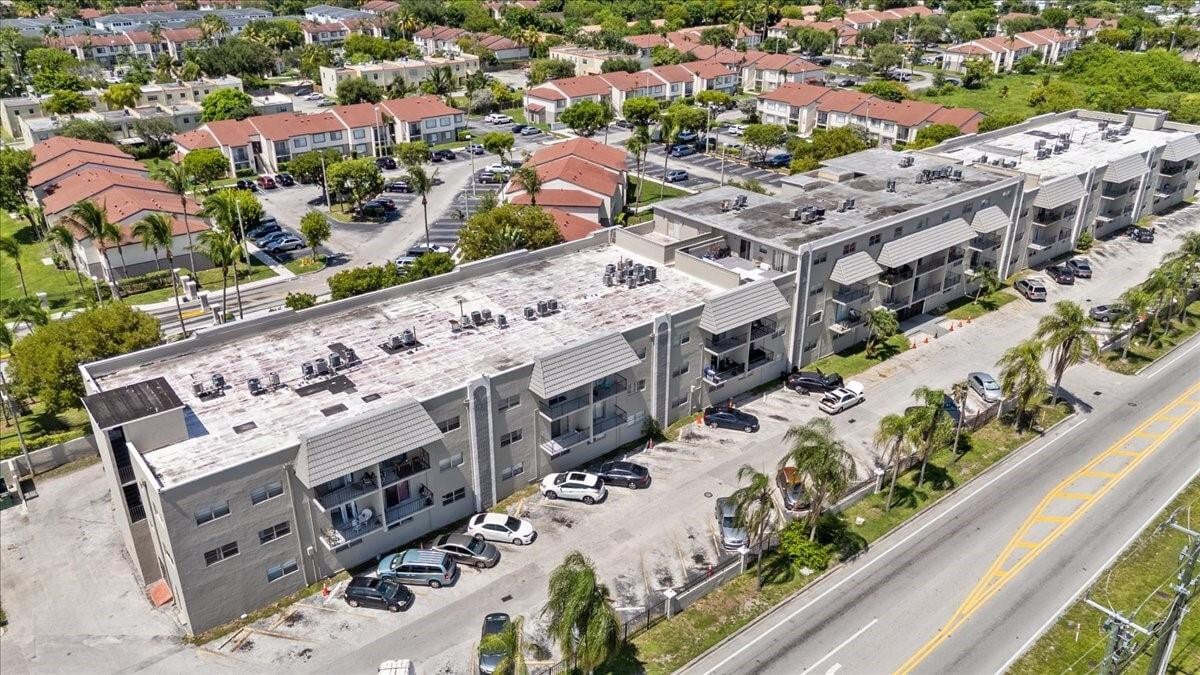 Foto principal - 5100 SW 41st St