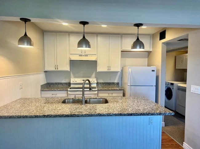 Photo - 286 W Palomino Dr Apartment