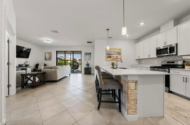 Building Photo - 15246 Serene Shores Loop