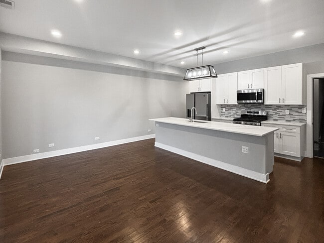 Foto del edificio - 1634 W Cermak Rd