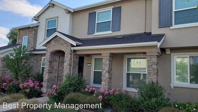 Foto del edificio - 4 br, 2.5 bath House - 286 N L St
