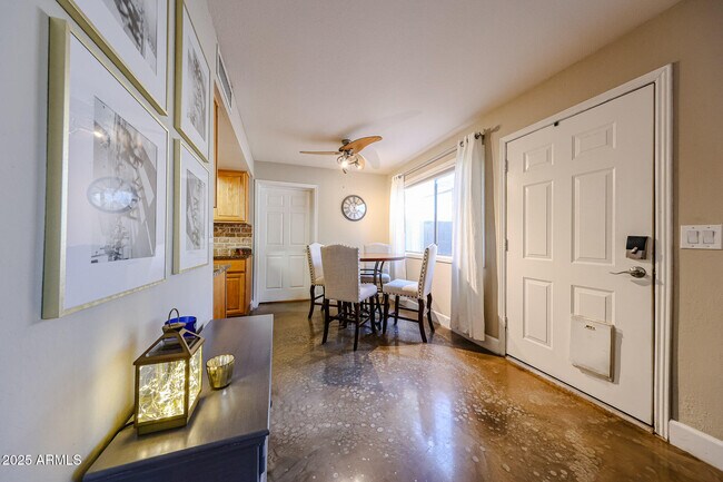Foto del edificio - 8531 E Belleview St