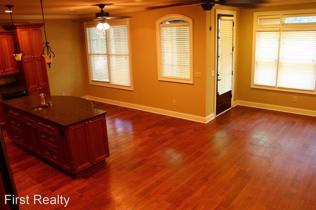 Building Photo - 3 br, 3.5 bath House - 1302 Gatewood Drive