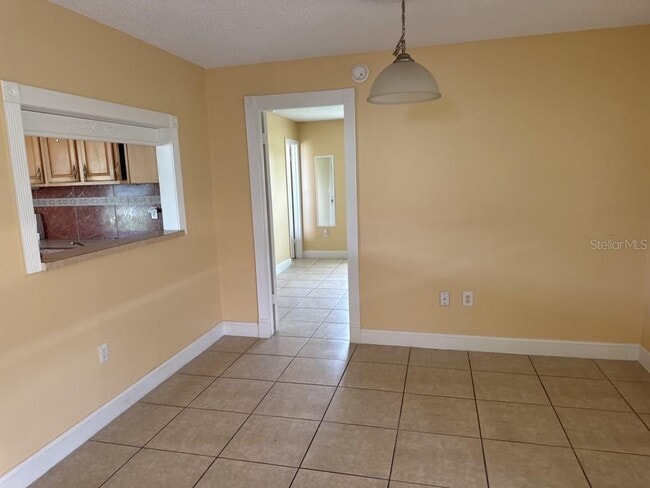 Building Photo - 394 Colonade Ct