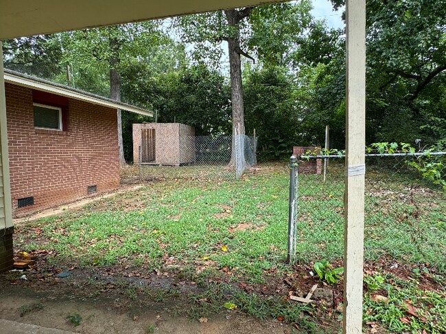 Building Photo - 4821 Thornwood Rd