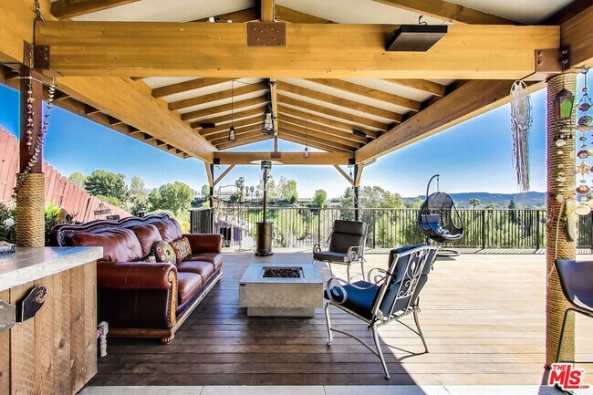 Foto del edificio - 7020 Middlesbury Ridge Cir