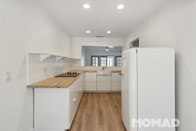 Building Photo - Charming 2BR Townhome in Boca Raton