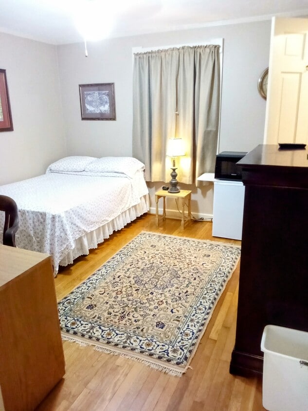 Building Photo - 219 Harmony St