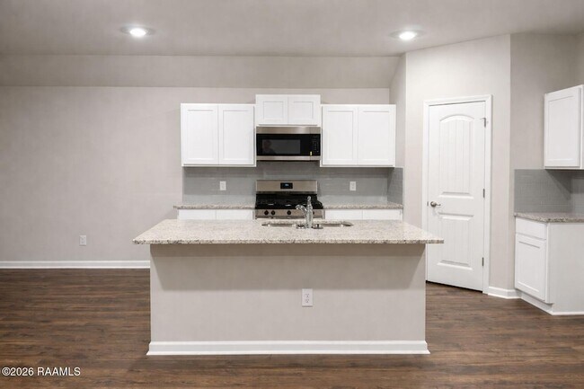 Foto del edificio - 234 Sidney Oaks Dr