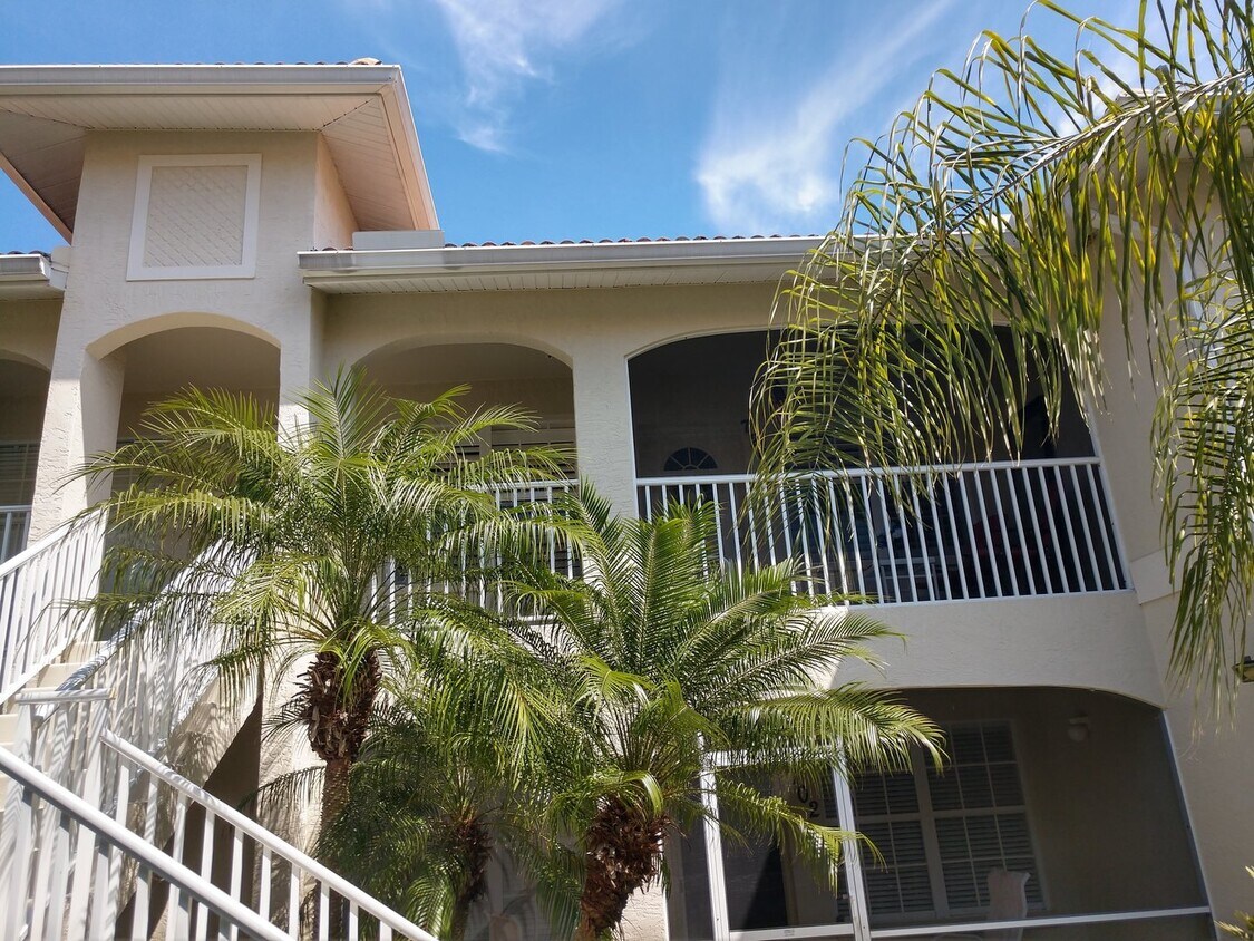 Foto principal - Annual Fully Furnished Second Floor Condo ...