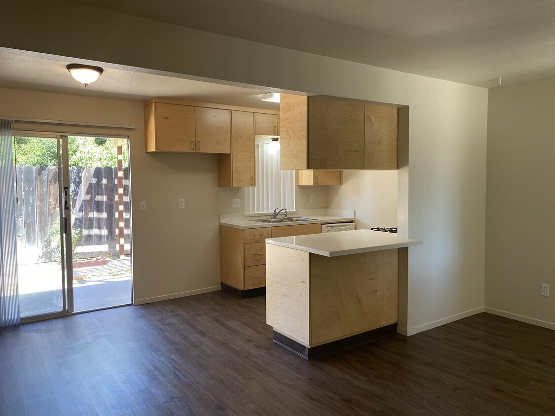 Primary Photo - 3006 Delta Ave