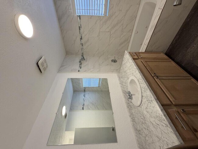 Building Photo - 406 Anderson Dr