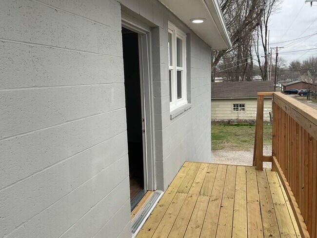 Foto del edificio - 304 E Park St