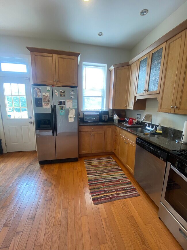 Building Photo - 2007 Girard Ave