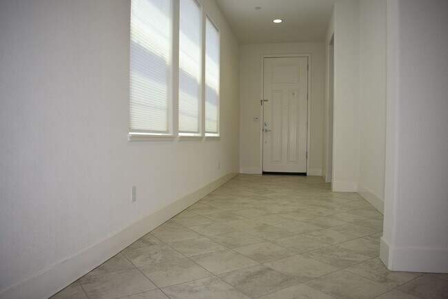 Foto del edificio - 6000 Danwood Dr