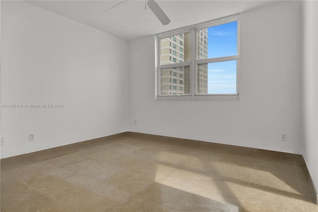 Foto del edificio - 770 Claughton Island Dr