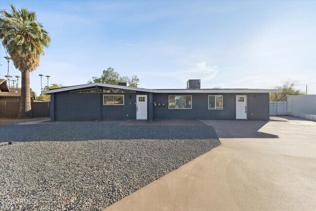 Building Photo - 1548 N Upland Cir