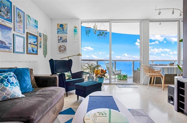 Foto del edificio - 6365 Collins Ave