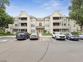 Building Photo - 204 Salem Ct