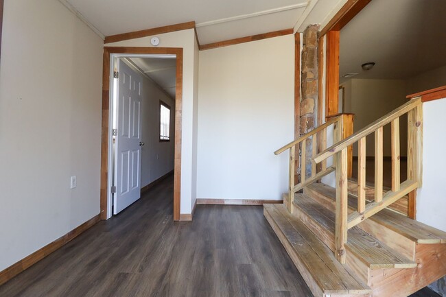 Building Photo - 3 Bed / 1 Bath in Oologah!