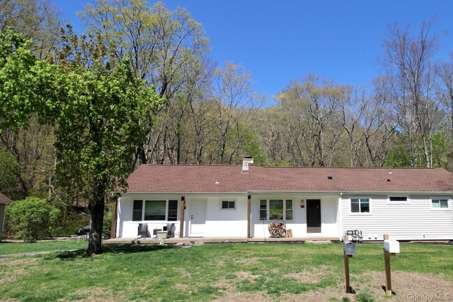 Foto del edificio - 18 Mountain Rd