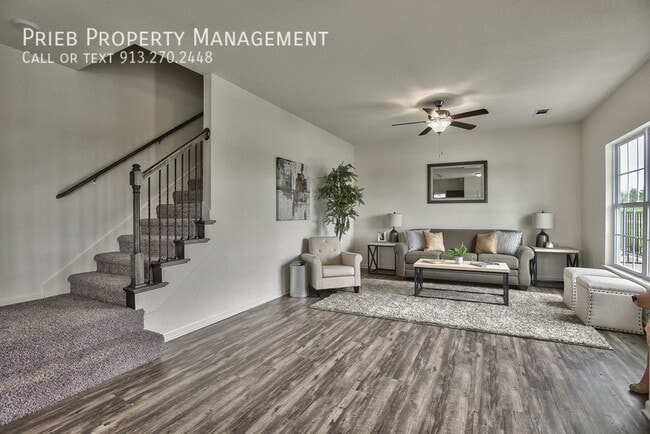 Building Photo - Parkview Townhome - Available January 17th