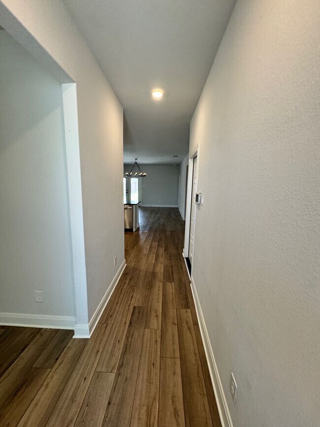 Foto del edificio - Ready For Move In -Modern-Brick&Stone Fron...