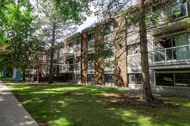 Photo du bâtiment - McCam 1 Apartments