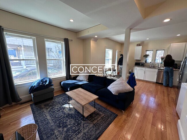 Building Photo - 5 Griggs Pl