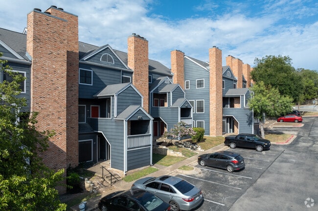 Building Photo - Four Park Place