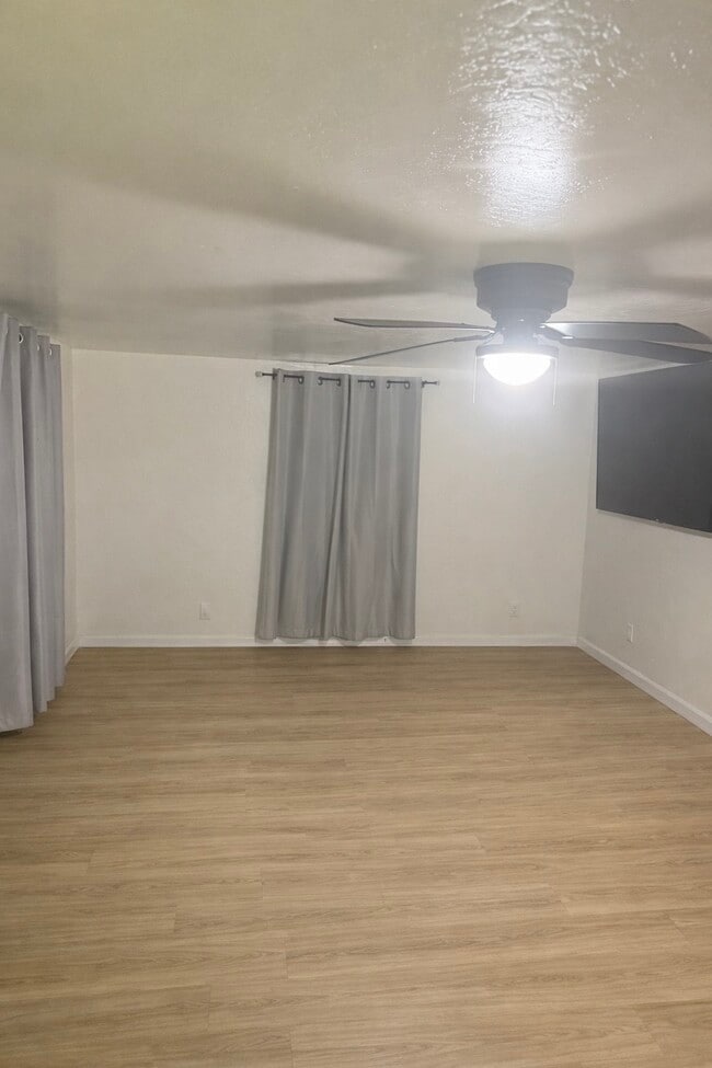 Building Photo - 415 S Lafond Rd