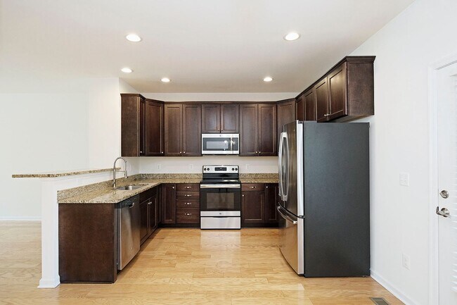 Building Photo - Pet-Friendly Fry's Spring Townhome Near 5t...
