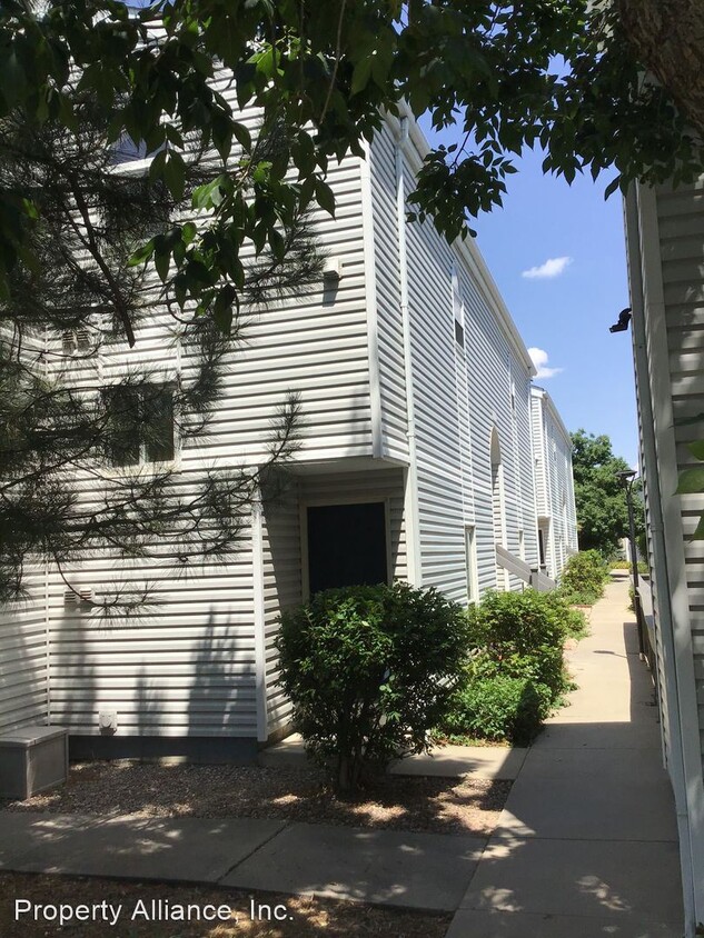 Primary Photo - 11115 E Alameda Ave