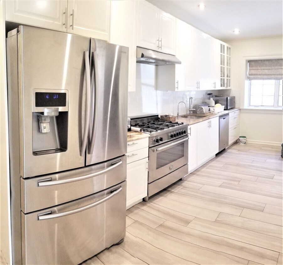 Primary Photo - 145 Girard St