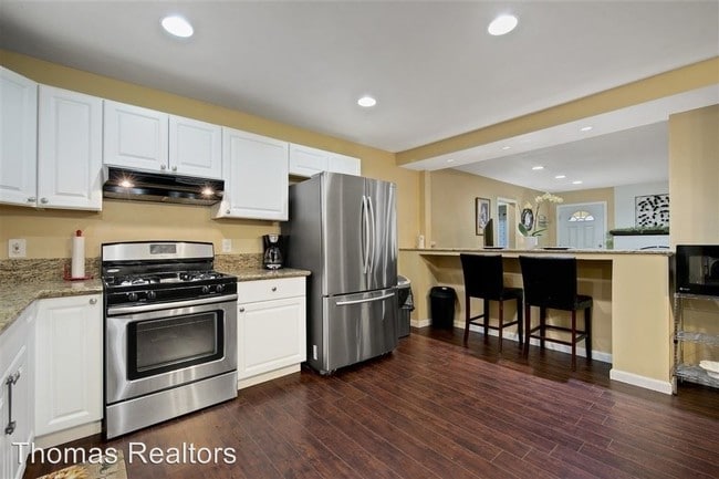 Building Photo - 2 br, 2 bath Apartment - 2461 56th St.