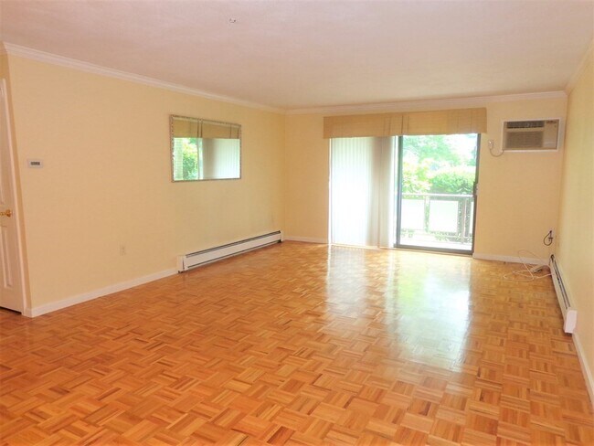 Foto del edificio - 56 Bigelow Ave