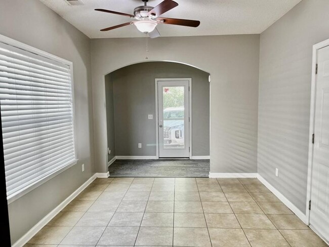 Building Photo - 3272 Tiara Cir SW