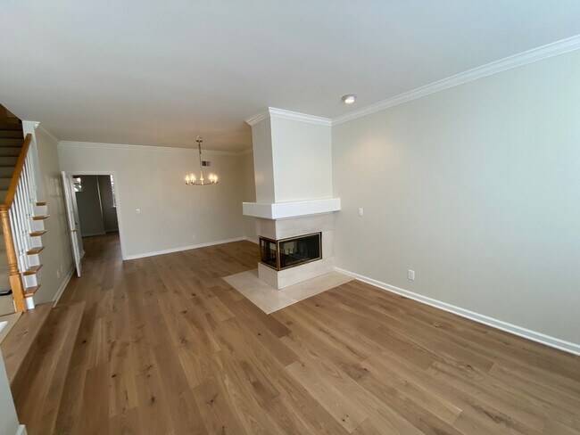 Foto del edificio - Beautiful, Spacious Condo in Excellent Location!