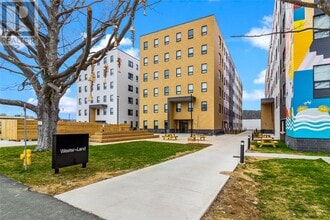 Building Photo - 10 Lambe's Ln