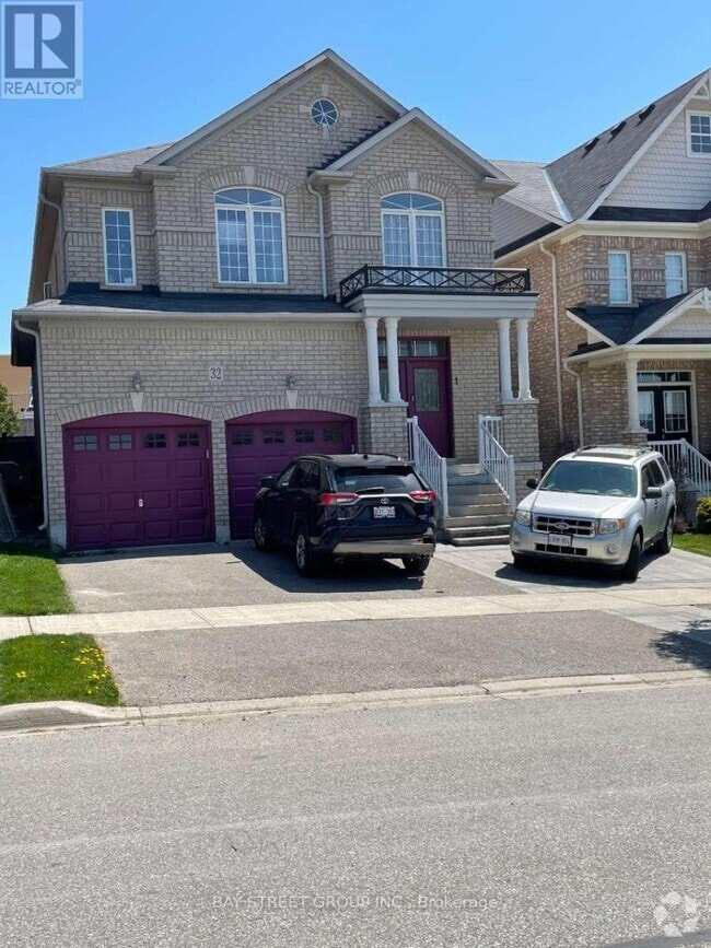Building Photo - 32 Herefordshire Cres