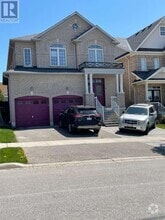 Building Photo - 32 Herefordshire Cres