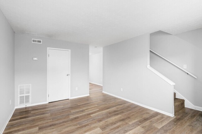 Foto del edificio - 2560-2566 Sandbury Blvd-2566